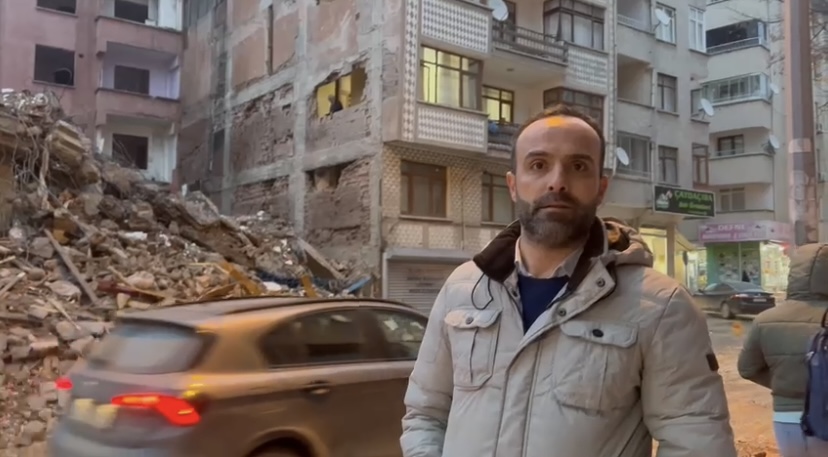 HASARLI BİNAYI YIKMAYA ÇALIŞAN YIKIM EKİBİ SAĞLAM BİNANIN DUVARLARINI YIKTI