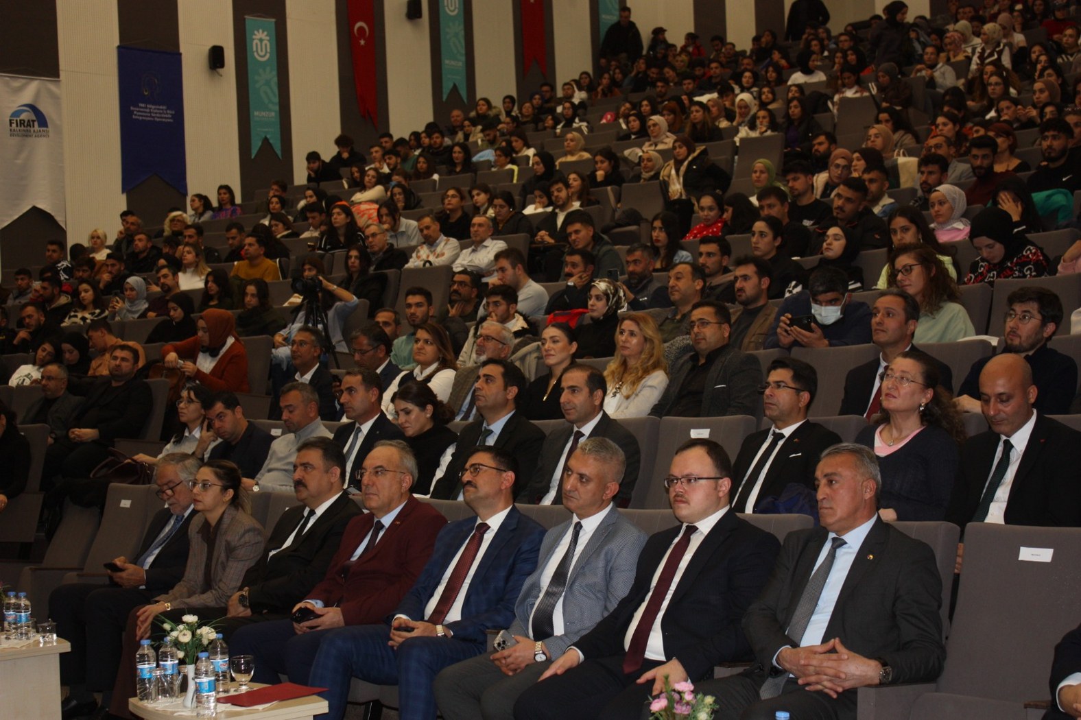 MUNZUR ÜNİVERSİTESİ’NDE KARİYER FUARI DÜZENLENDİ
