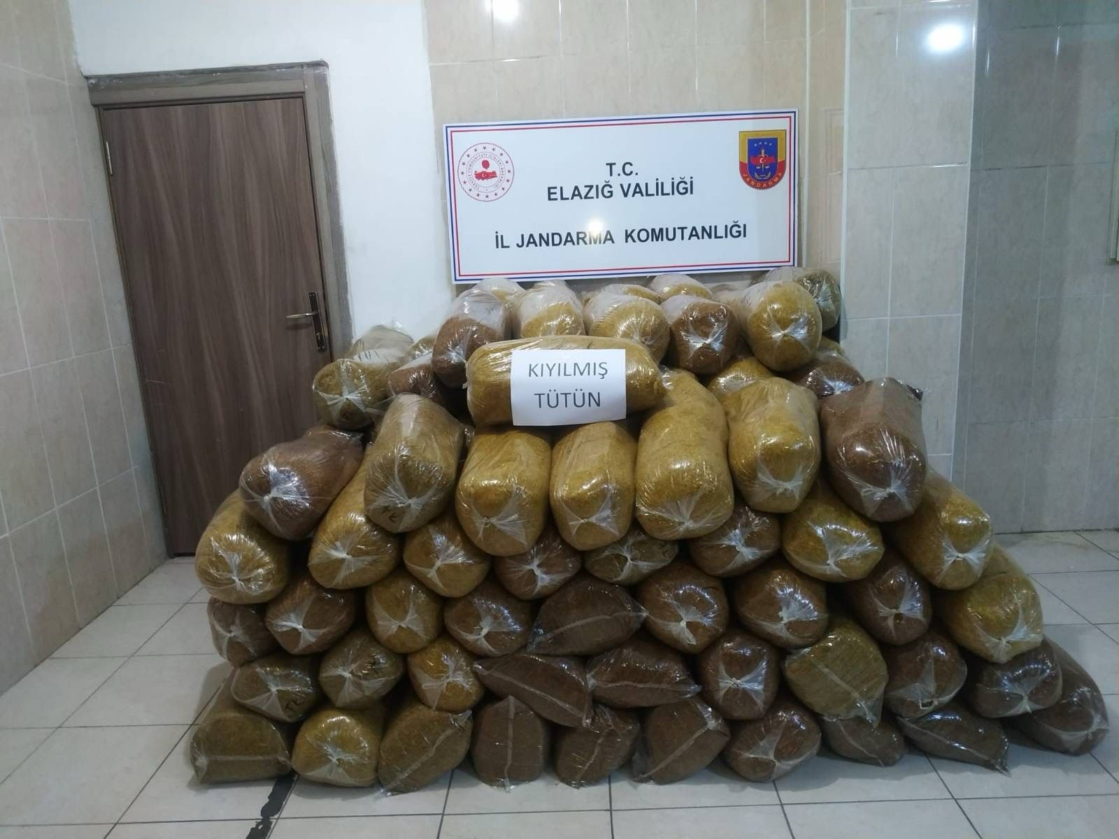 380 KG KIYILMIŞ TÜTÜN ELE GEÇİRİLDİ