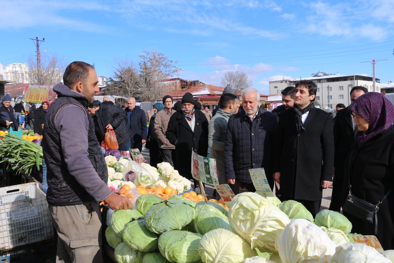 Başkan Adayı Abdullah Akın esnaf ve vatandaşlar ile bir araya geldi.