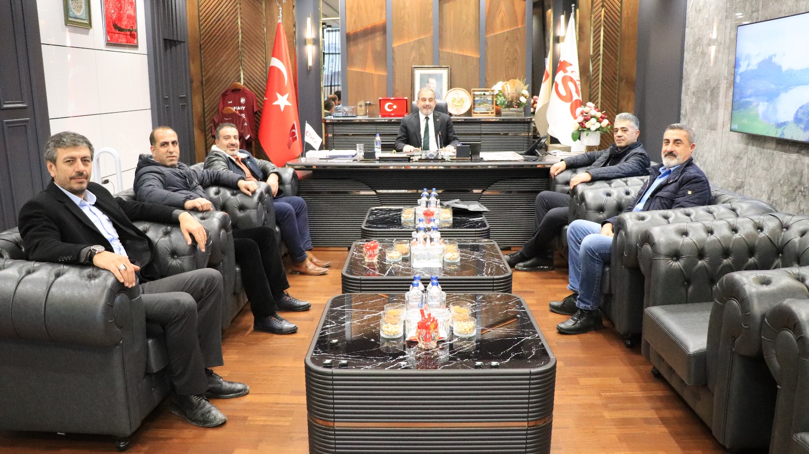 AVRUPADAKİ İŞ İNSANLARINDAN BAŞKAN ALAN’A ZİYARET
