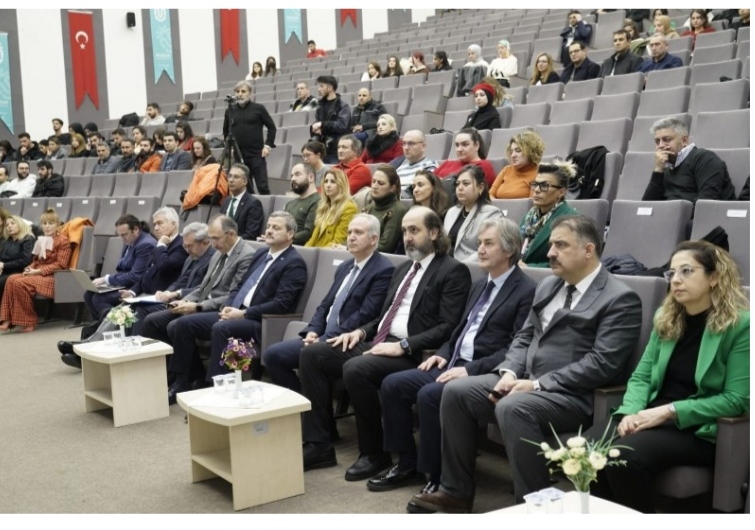 PROF.DR.PEKER: ”EĞER DÜNYANIN SÜRDÜRÜLEBİLİRLİK RİSKİ ÇALIŞILACAKSA ONUN MERKEZ ÜSSÜ TUNCELİ’DİR, MUNZUR’DUR”.