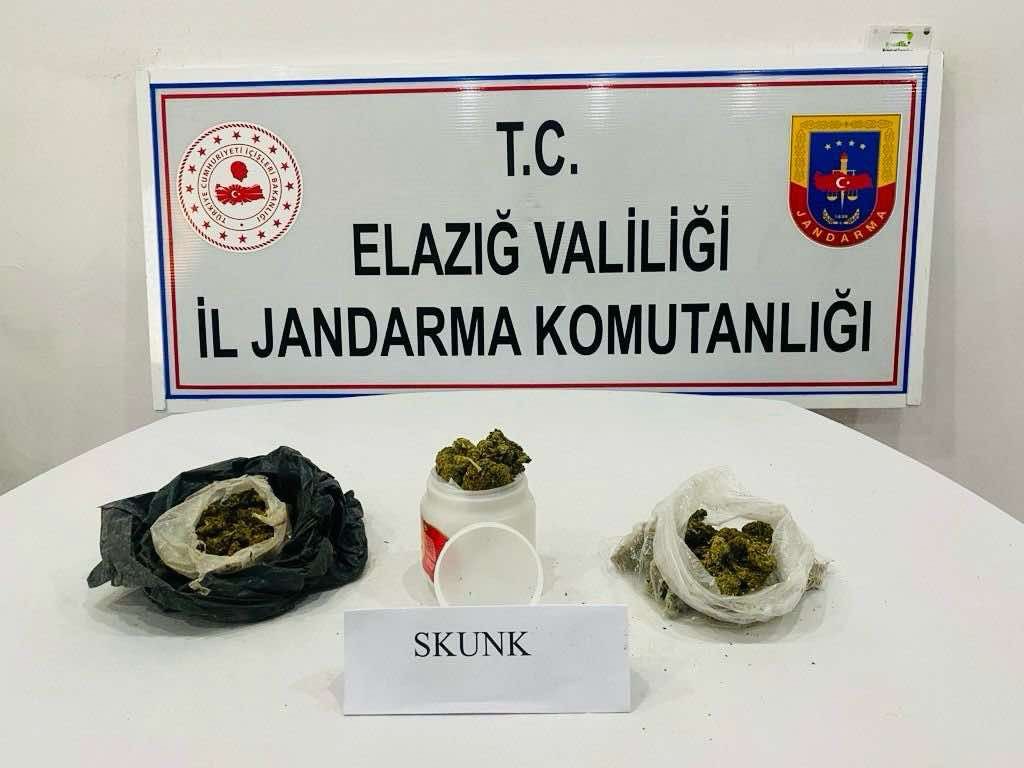 İŞ YERİNDE UYUŞTURUCU BULUNDURAN ŞAHIS YAKALANDI