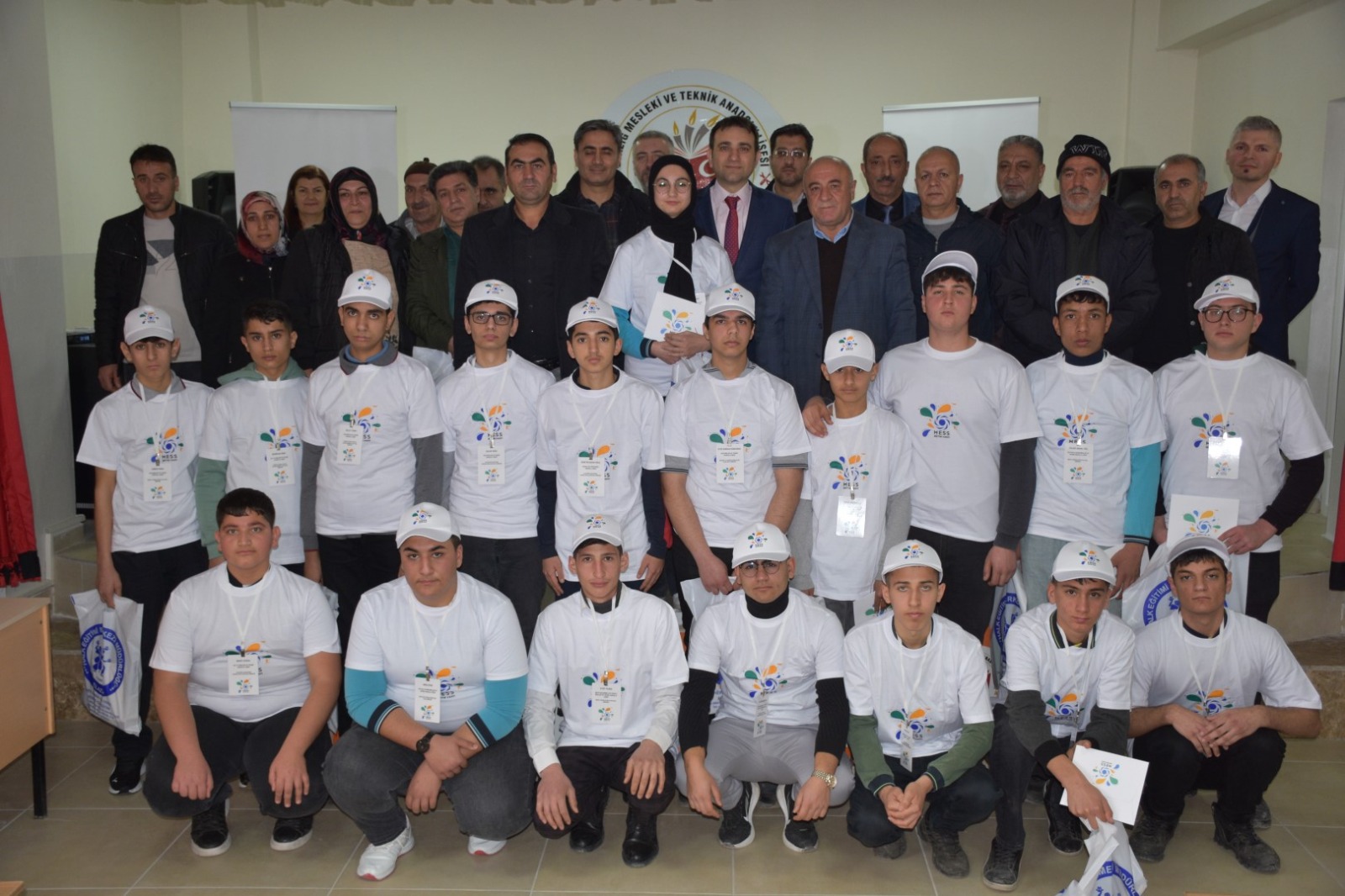 TÜRKİYE METAL SANAYİCİLERİ SENDİKASI ĞİTİM VAKFINDAN MESLEK LİSESİ ÖĞRENCİLERİNE DESTEK