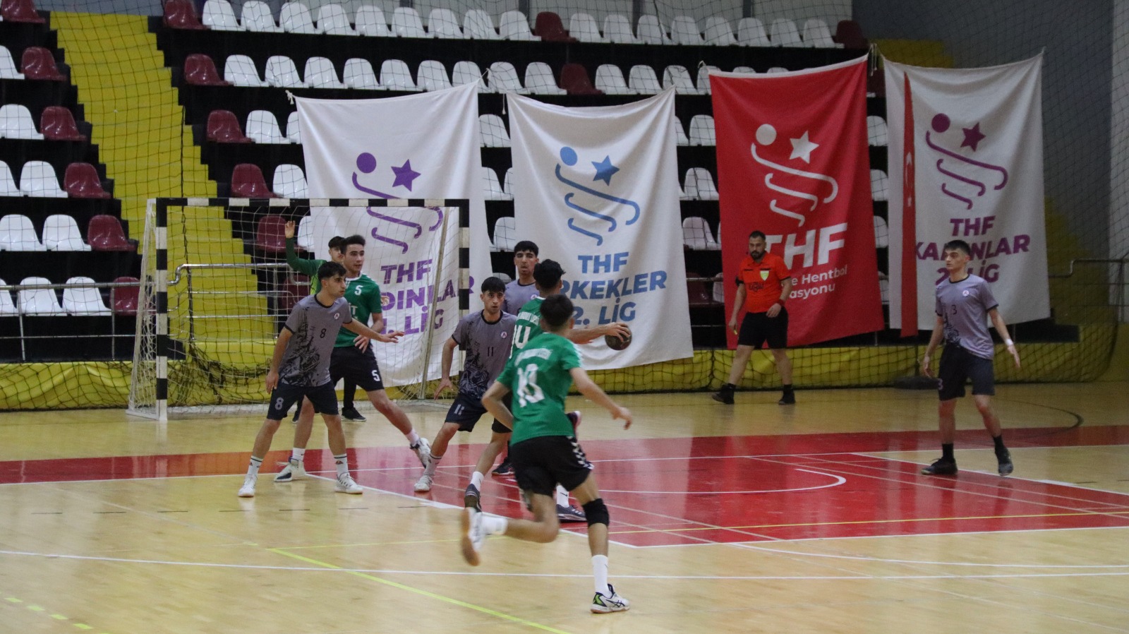 ELAZIĞ’DA HENTBOL YARI FİNAL MÜSABAKALARI BAŞLADI