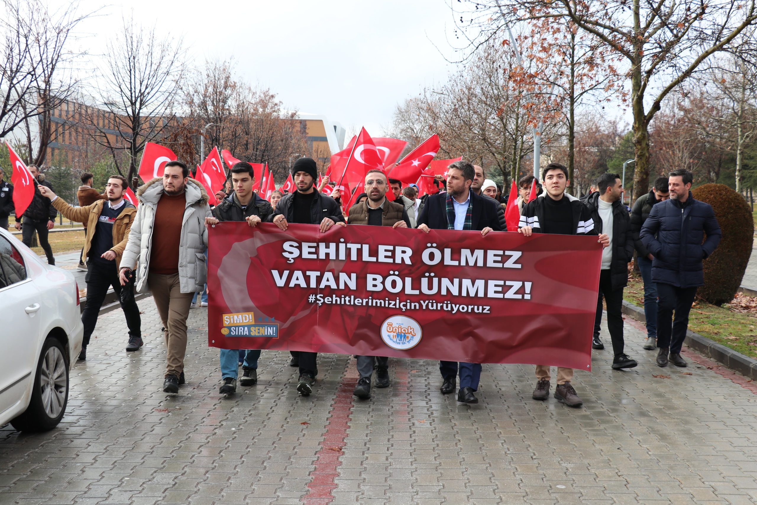 Öğrenciler’den ”Teröre Lanet Olsun” Yürüyüşü