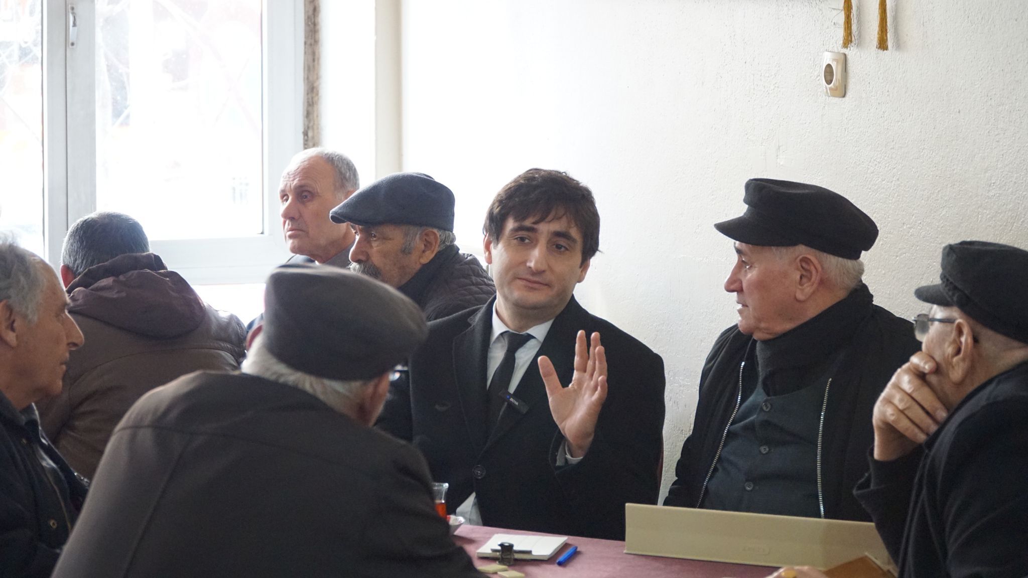 BAŞKAN ADAYI AKIN FEVZİ ÇAKMAK MAHALLESİ’NDE: “BURAYA EN GÜZEL YATIRIMLARI EN ADİL ŞEKİLDE GETİRECEĞİM”