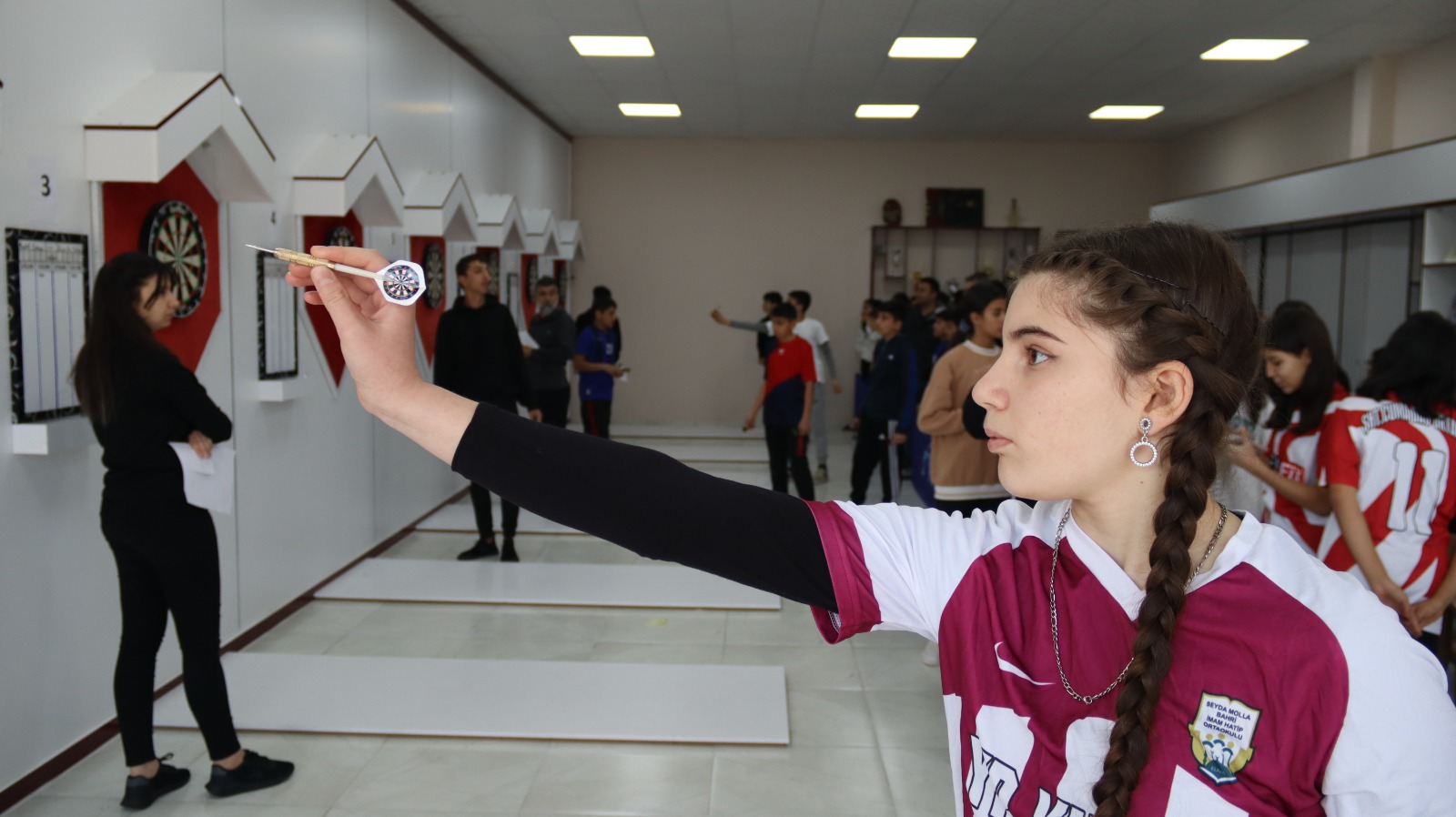 YENİ DART SALONUNDA İLK MÜSABAKA