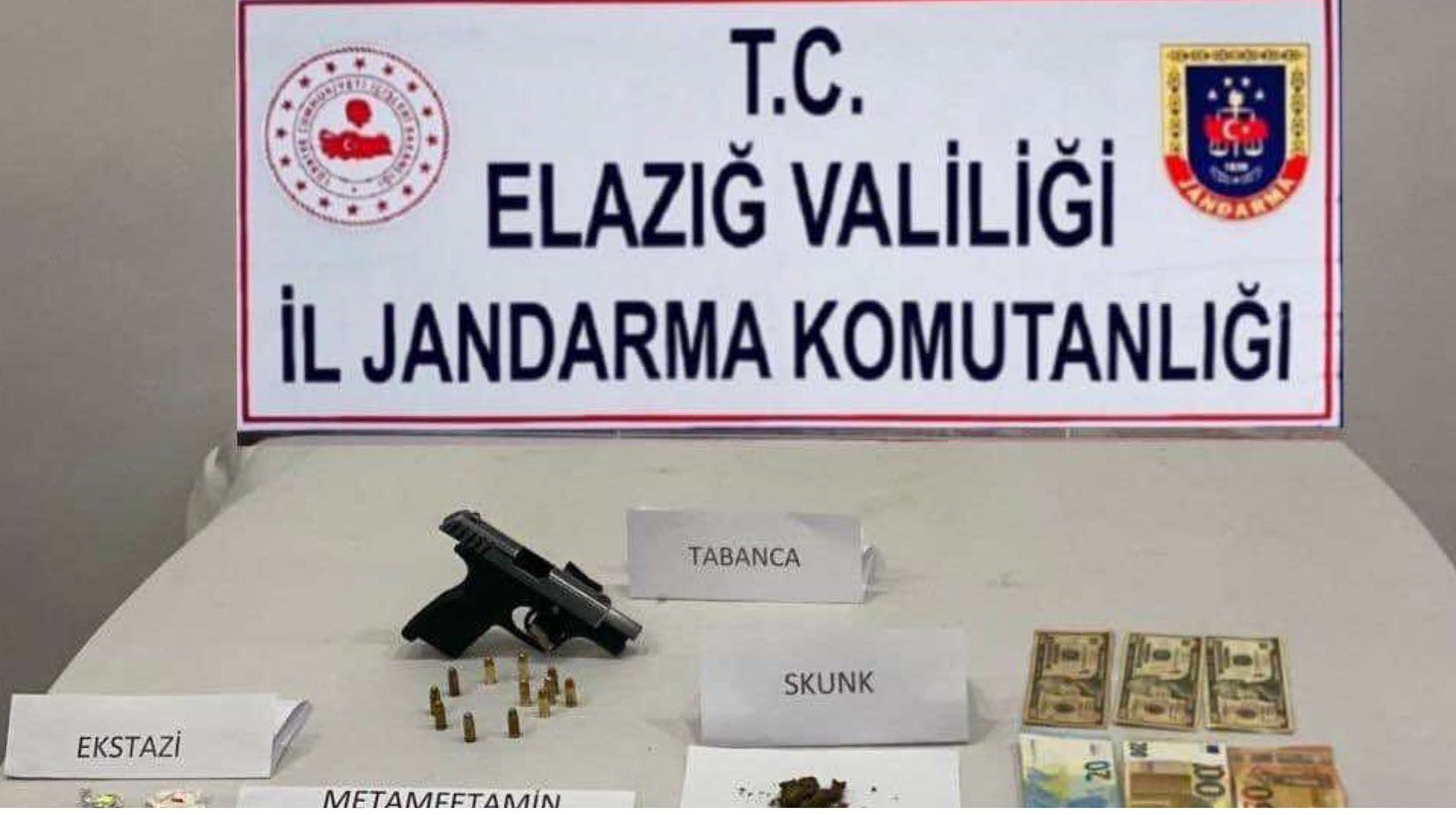 UYUŞTURUCU TİCARETİ YAPAN 3 ŞÜPHELİ YAKALANDI
