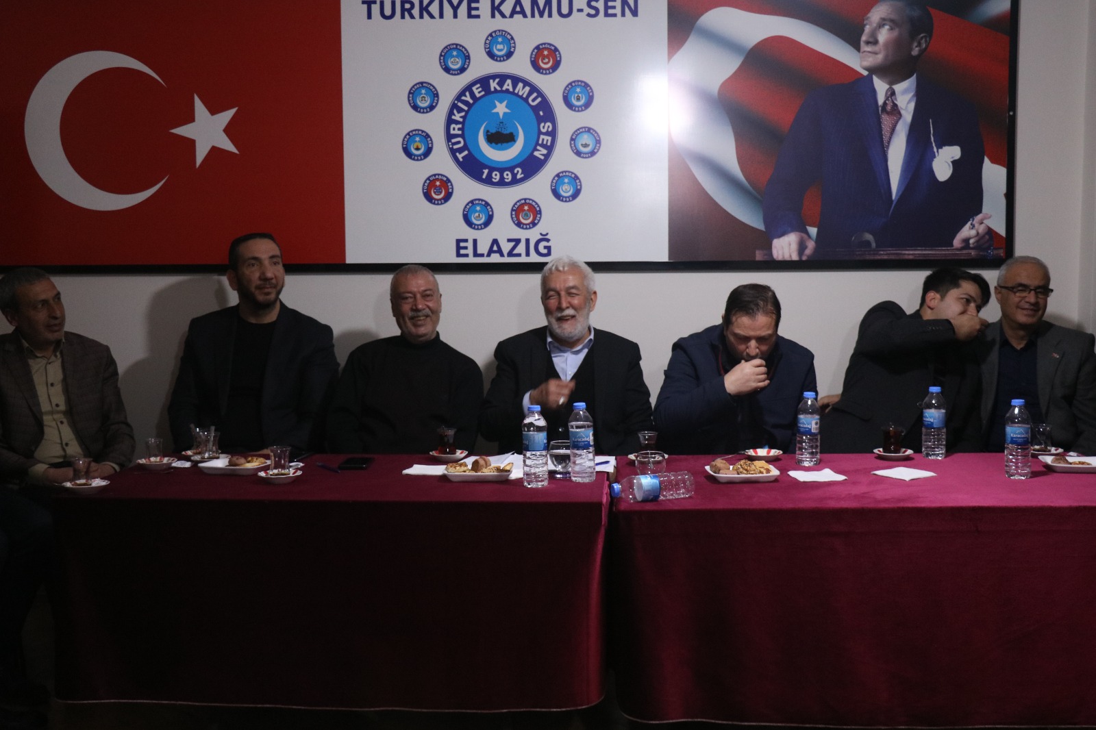 MHP ADAYI DOÇ. DR. MURAT AYGEN KAMU-SEN’İ ZİYARET ETTİ
