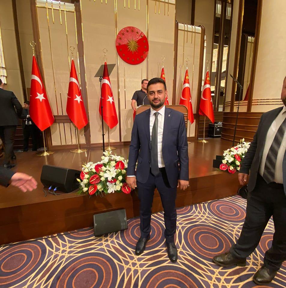 AK Parti Arıcak Gençlik Kolları Başkanı Muhammed Dalmızrak, görevinden yönetimiyle birlikte istifa etti