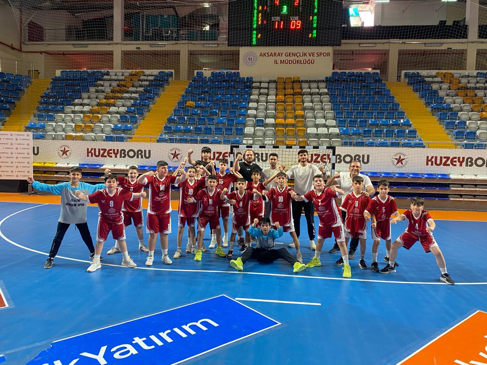 HENTBOL TAKIMINDAN BİR KEZ DAHA ELAZIĞ’A TÜRKİYE ÜÇÜNCÜLÜĞÜ