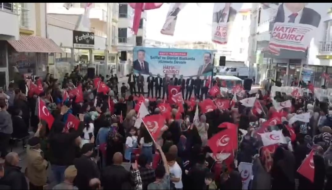 YAZIKONAK BAŞKANINI BIRAKMADI: HATİF ÇADIRCI İLE YENİDEN…