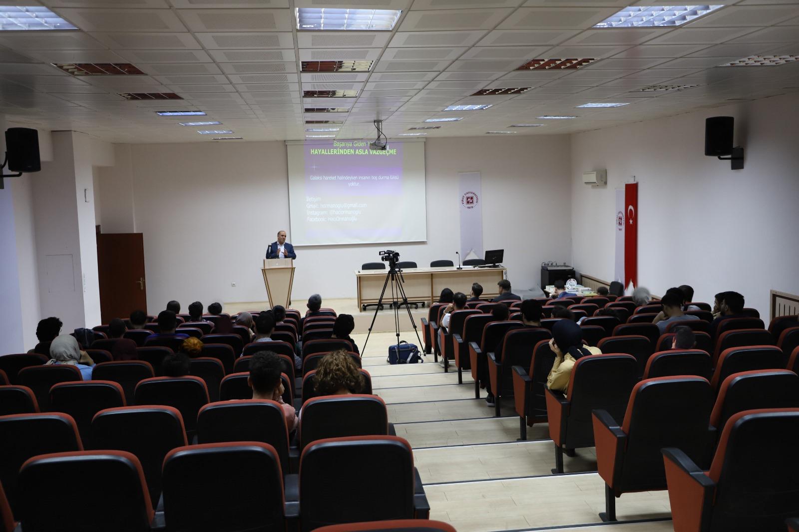 ÖMER DENİZ VE HACI ORMANOĞLU ÜNİVERSİTE ÖĞRENCİLERİYLE BULUŞTU
