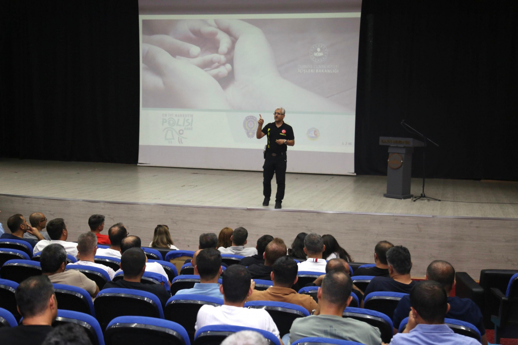 Elazığ Belediyesi Çalışanlarına Narko Rehber Semineri Verildi