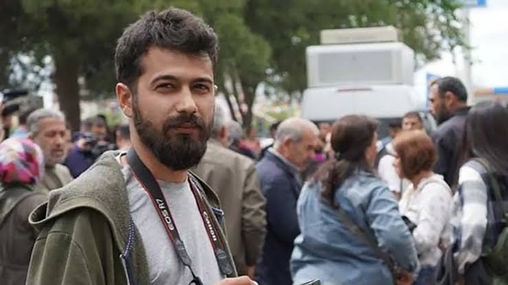 Gazeteci Ardıl Batmaz: ”Gazeteciler, meslektaşlarıyla dayanışma içinde olmalı”