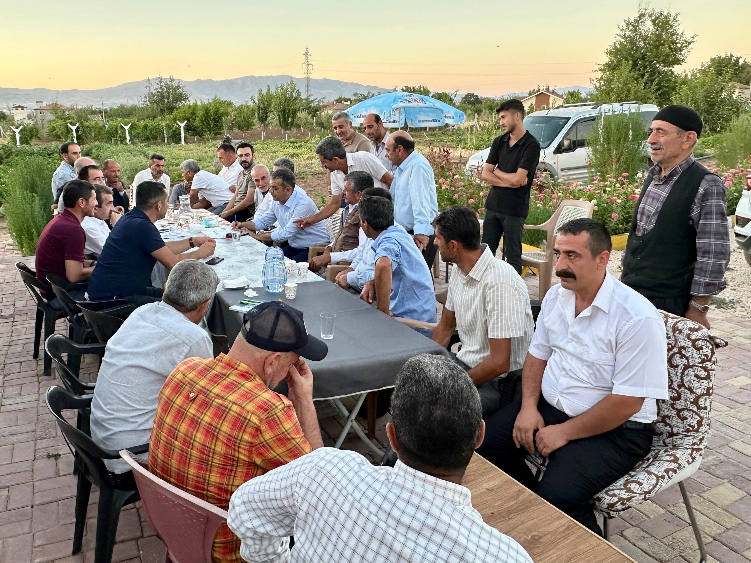 Milletvekili Keleş, Mollakendi’de Muhtarlarla Buluştu