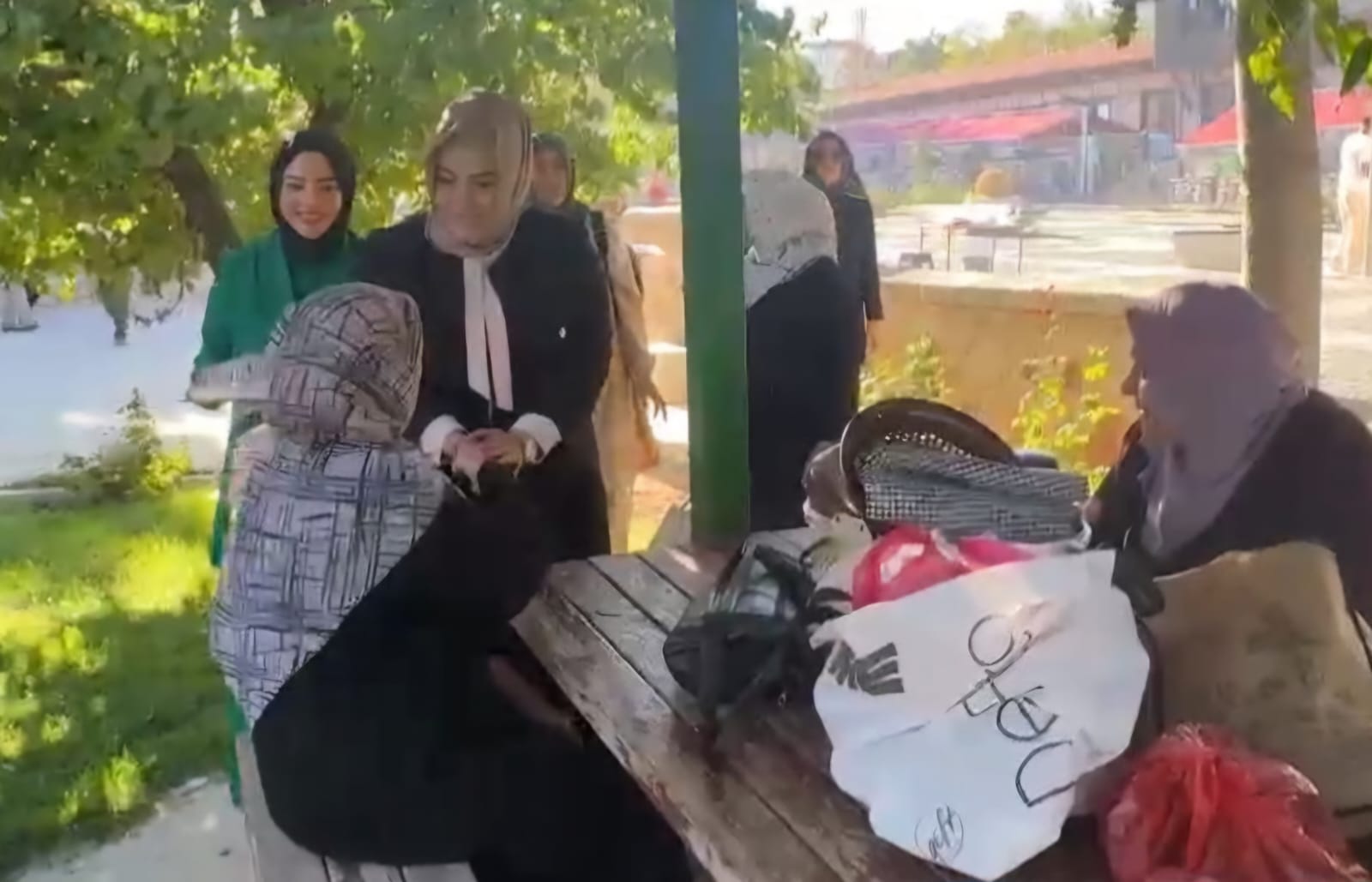 AK Parti Elazığ İl Kadın Kolları Başkanlığından Anlamlı Ziyaret