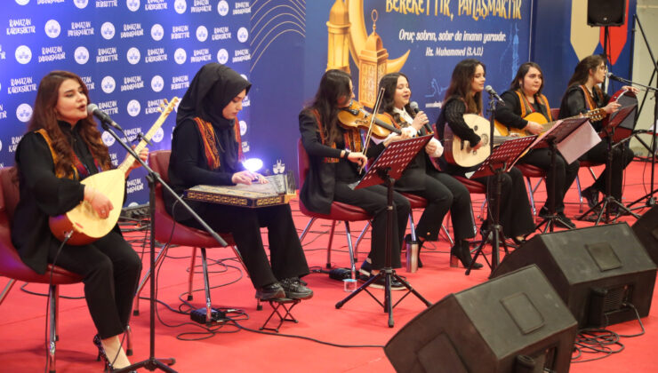 ELAZIĞ BELEDİYESİ KADIN KÜRSÜBAŞI EKİBİ, HARPUT MUSİKİSİNİN EN GÜZEL ÖRNEKLERİNİ SUNDU