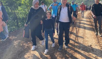 Karanlık Dere Kanyonu’nda Ters Lale İçin Doğa Yürüyüşü