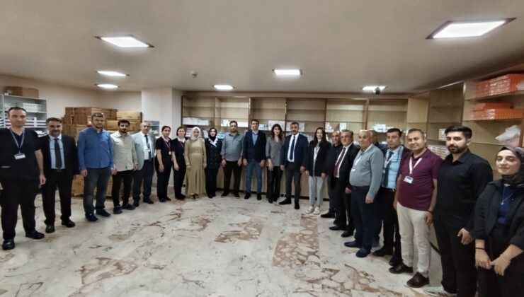 Fırat Üniversitesi Hastanesinde Eczacılar unutulmadı..