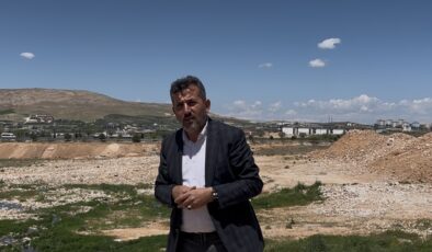 GÜNEYKENT TOKİLER’DE LAĞIM SUYU 1 YILDIR MAHALLENİN İÇİNE AKIYOR