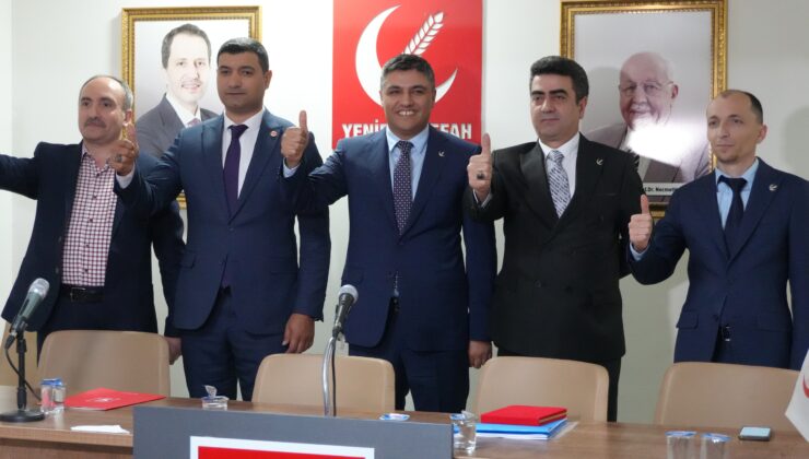 Yeniden Refah Partisi Elazığ Merkez İlçe Başkanlığı’nda Devir Teslim Töreni Gerçekleştirildi