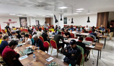 Yaşayan Stadyum’da Satranç Heyecanı