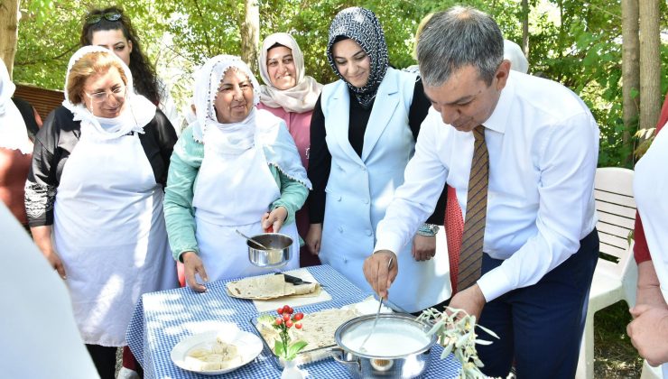 AK Parti Kadın Kolları İl Başkanı Burcu Tüver ve AK Parti Milletvekilleri Erol Keleş ileEjder Açıkkapı, “Yöresel Lezzetlerle Farkındalık Buluşması”nda Bir Araya Geldi