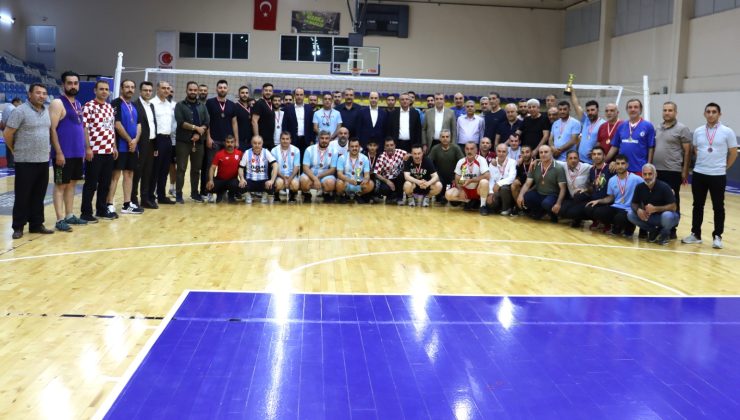 Voleybol Turnuvası’nın Şampiyonu “Kültür ve Sosyal İşler Müdürlüğü”