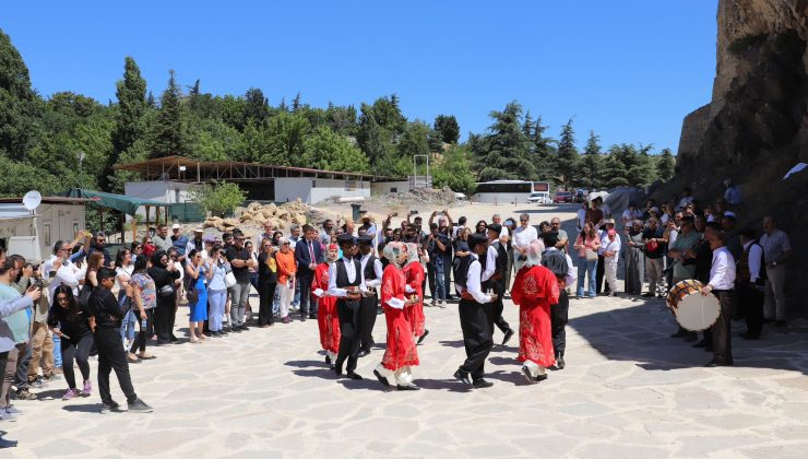 Elazığ’da Bilim, Tarih ve Kültür Harput Kalesinde Buluştu