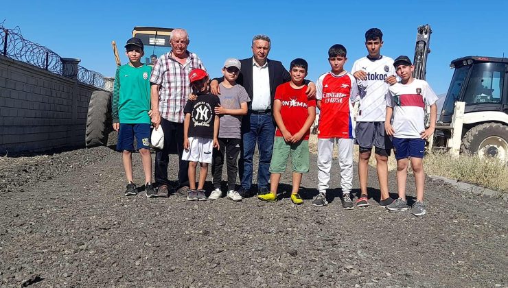 Yazıkonak Belediyesi yol yapım çalışmalarını tam gaz sürdürüyor….