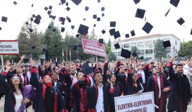 GENÇ MÜHENDİSLER MEZUN OLDU