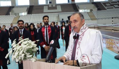 Veteriner, Tıp ve Sağlık Bilimleri Fakülteleri Düzenledikleri Törenlerle 720 Öğrencisini Hayata Uğurladı