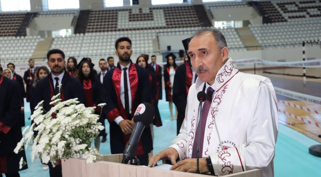 Veteriner, Tıp ve Sağlık Bilimleri Fakülteleri Düzenledikleri Törenlerle 720 Öğrencisini Hayata Uğurladı