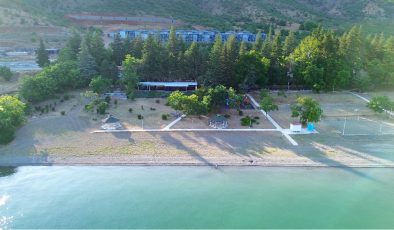 FIRAT ÜNİVERSİTESİ HAZAR GÖLÜ KIYISINDAKİ TESİSLERİNİ YENİLEYEREK HİZMETE AÇTI