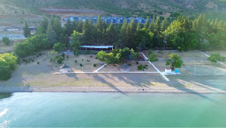 FIRAT ÜNİVERSİTESİ HAZAR GÖLÜ KIYISINDAKİ TESİSLERİNİ YENİLEYEREK HİZMETE AÇTI