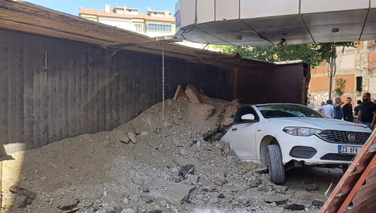 Elazığ’da Hafriyat Kamyonu Park Halindeki Otomobilin Üzerine Devrildi: 1 Yaralı