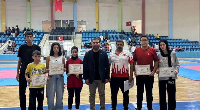 GENÇ WUSHU SPORCULARINDAN GURURLANDIRAN PERFORMANS