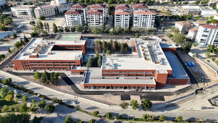 MİLLETVEKİLİ EROL: İBB’NİN ÜNİVERSİTE KAMPÜSÜ ŞEKLİNDE İNŞA ETTİĞİ OKUL, EĞİTİME HAZIR