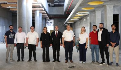 CHP Heyeti İBB ‘nin Elazığ’da yaptırdığı okulu ziyaret etti