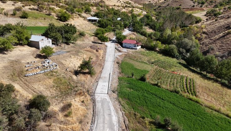 Kavallı Köyü Kilit Parke Yol Çalışmaları Devam Ediyor