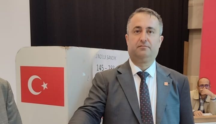 Ali Özçelik yeniden CHP Merkez İlçe Başkanı oldu