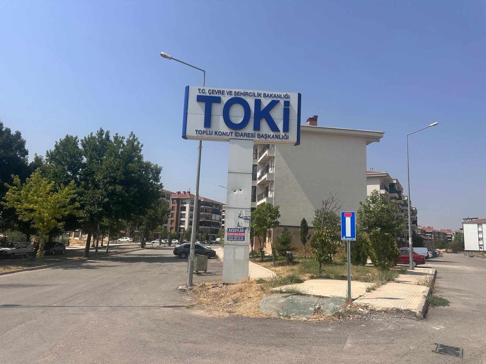 Denetlenmeyen yüklenici firmalar TOKİ’ de yaşayan vatandaşı mağdur etti