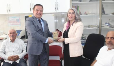 Kent Konseyi’nden, Canbay’a Plaket