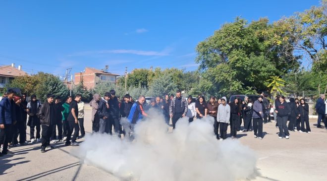 Elazığ İl Afet ve Acil Durum Müdürlüğü’nden Öğrencilere Yangın Eğitimi
