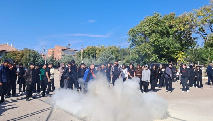 Elazığ İl Afet ve Acil Durum Müdürlüğü’nden Öğrencilere Yangın Eğitimi