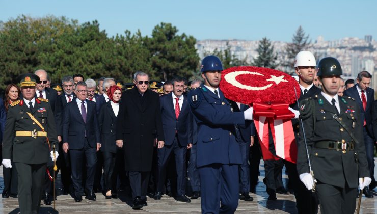 Cumhurbaşkanı Erdoğan, Cumhuriyet Bayramı törenlerine katıldı