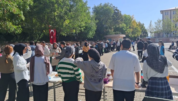 Arıcak’tan Gazze’ye Yardım