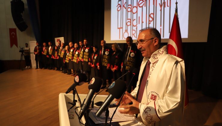FIRAT ÜNİVERSİTESİ 2025-2026 AKADEMİK YILI AÇILIŞ TÖRENİ YAPILDI